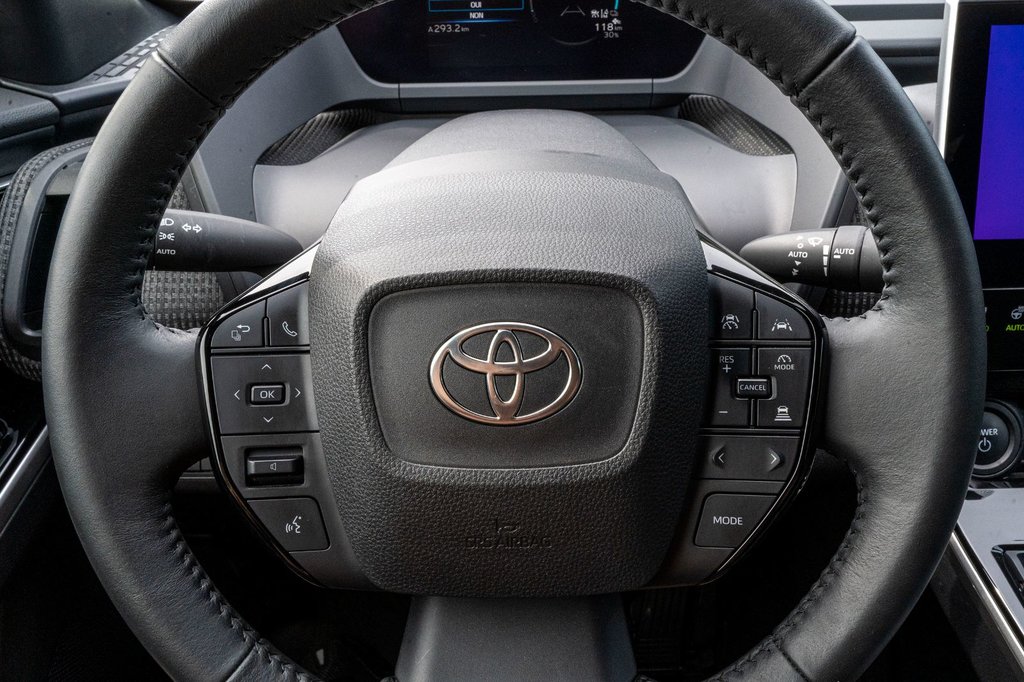Toyota BZ4X LE **CARPLAY+CAMÉRA+MAG** 2023 à Charlemagne, Québec - 10 - w1024h768px