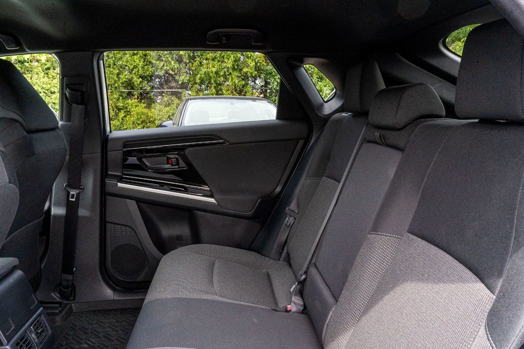 Toyota BZ4X LE **CARPLAY+CAMÉRA+MAG** 2023 à Charlemagne, Québec - 9 - w1024h768px