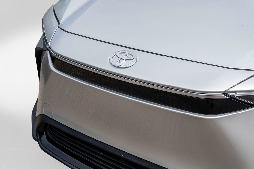 Toyota BZ4X LE **CARPLAY+CAMÉRA+MAG** 2023 à Charlemagne, Québec - 30 - w1024h768px