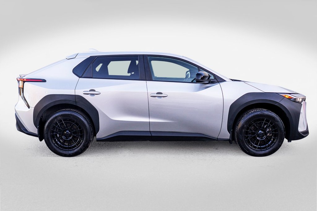 2023 Toyota BZ4X LE in Charlemagne, Quebec - 6 - w1024h768px