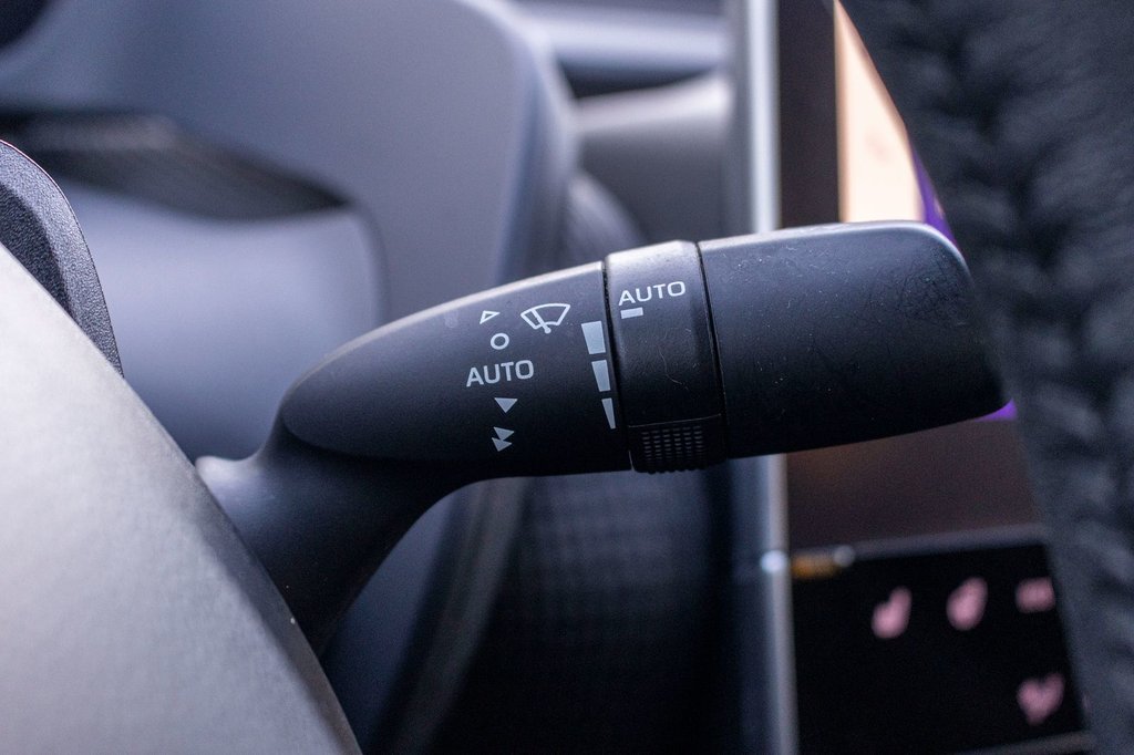 2023 Toyota BZ4X LE in Charlemagne, Quebec - 18 - w1024h768px