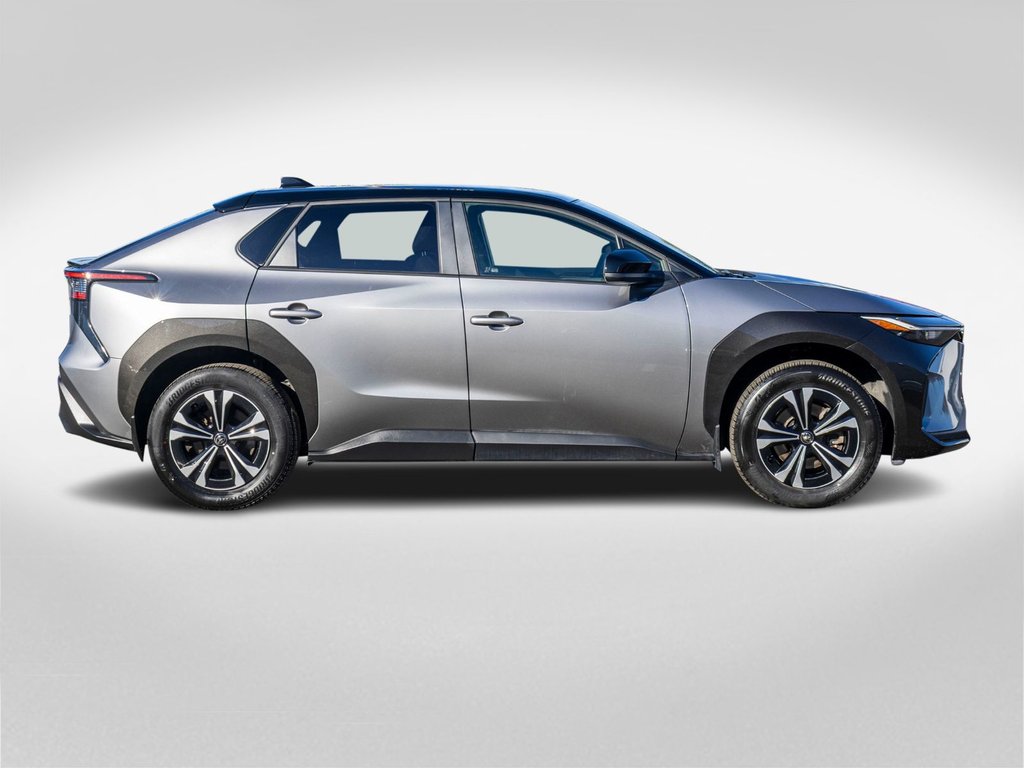 Toyota bZ4X XLE AWD **JAMAIS ACCIDENTÉ+TOIT PANO+CARPLAY+MAG** 2023 à Saint-Jérôme, Québec - 6 - w1024h768px
