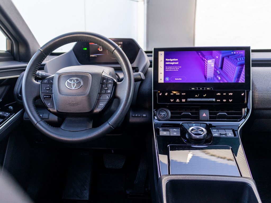 Toyota bZ4X XLE AWD **JAMAIS ACCIDENTÉ+TOIT PANO+CARPLAY+MAG** 2023 à Saint-Jérôme, Québec - 8 - w1024h768px