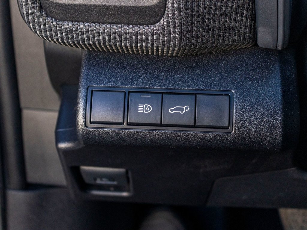 Toyota bZ4X XLE AWD **JAMAIS ACCIDENTÉ+TOIT PANO+CARPLAY+MAG** 2023 à Saint-Jérôme, Québec - 21 - w1024h768px