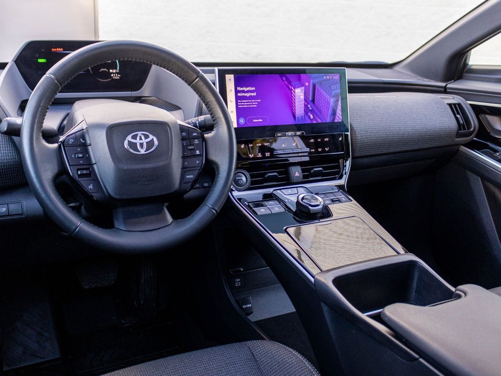 Toyota bZ4X XLE AWD **JAMAIS ACCIDENTÉ+TOIT PANO+CARPLAY+MAG** 2023 à Saint-Jérôme, Québec - 7 - w1024h768px