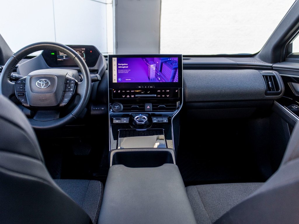 Toyota bZ4X XLE AWD **JAMAIS ACCIDENTÉ+TOIT PANO+CARPLAY+MAG** 2023 à Saint-Jérôme, Québec - 22 - w1024h768px