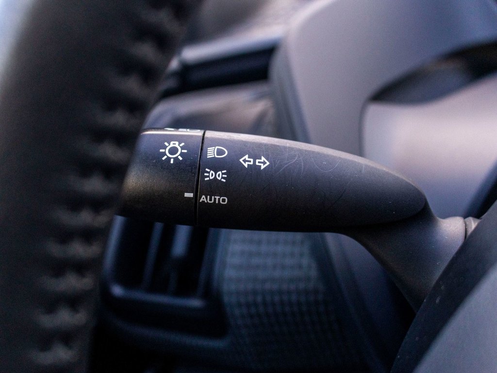Toyota bZ4X XLE AWD **JAMAIS ACCIDENTÉ+TOIT PANO+CARPLAY+MAG** 2023 à Saint-Jérôme, Québec - 19 - w1024h768px