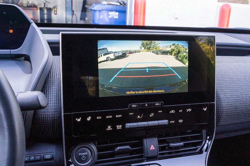 2024 Toyota BZ4X LE **JAMAIS ACCIDENTÉ+CARPLAY+CAMÉRA** in Charlemagne, Quebec - 15 - w1024h768px