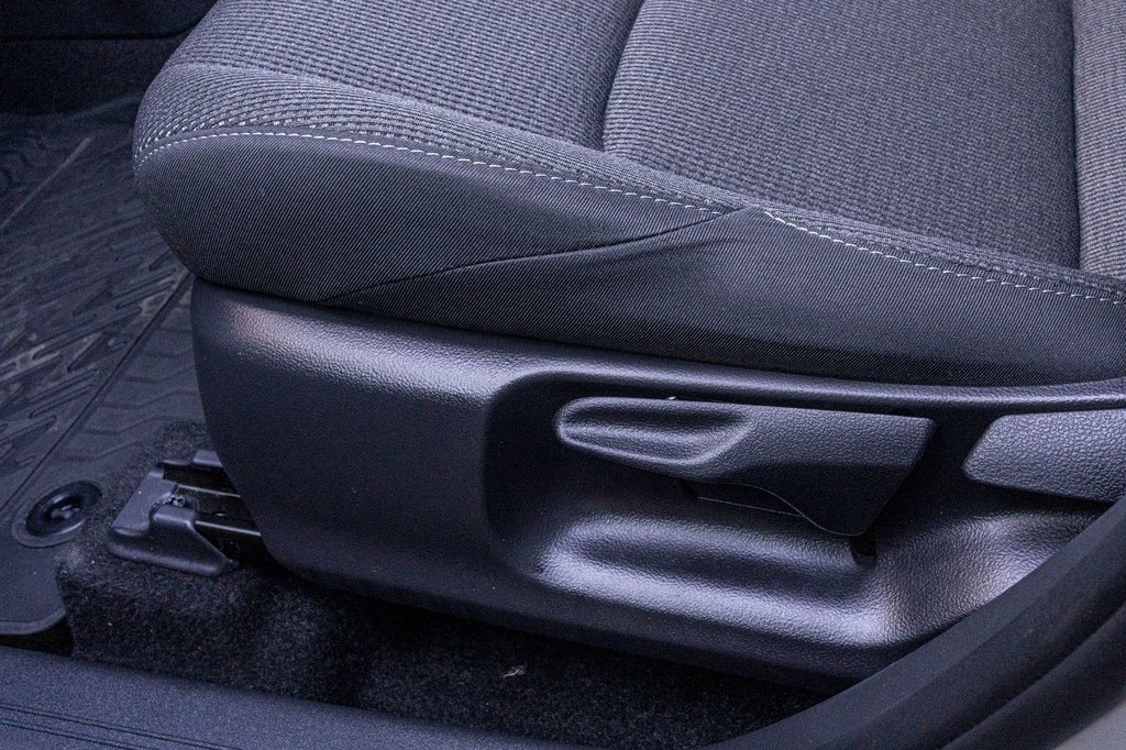 2024 Toyota BZ4X LE **JAMAIS ACCIDENTÉ+CARPLAY+CAMÉRA** in Charlemagne, Quebec - 21 - w1024h768px