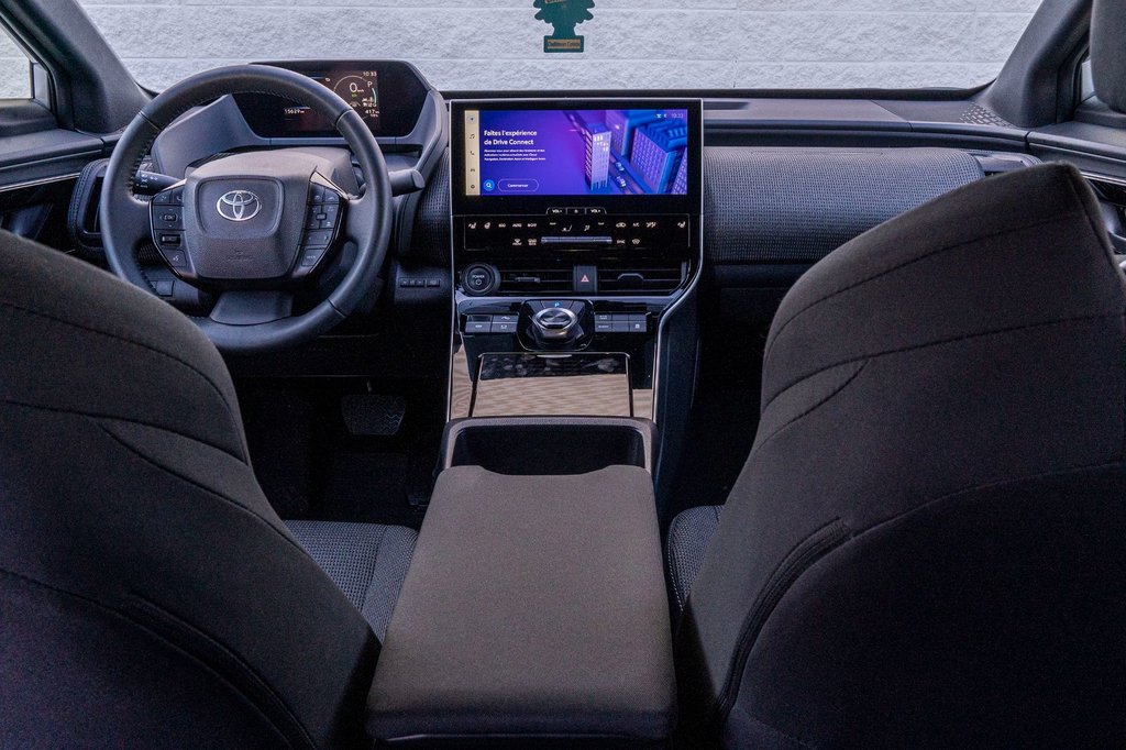 2024 Toyota BZ4X LE **JAMAIS ACCIDENTÉ+CARPLAY+CAMÉRA** in Charlemagne, Quebec - 19 - w1024h768px