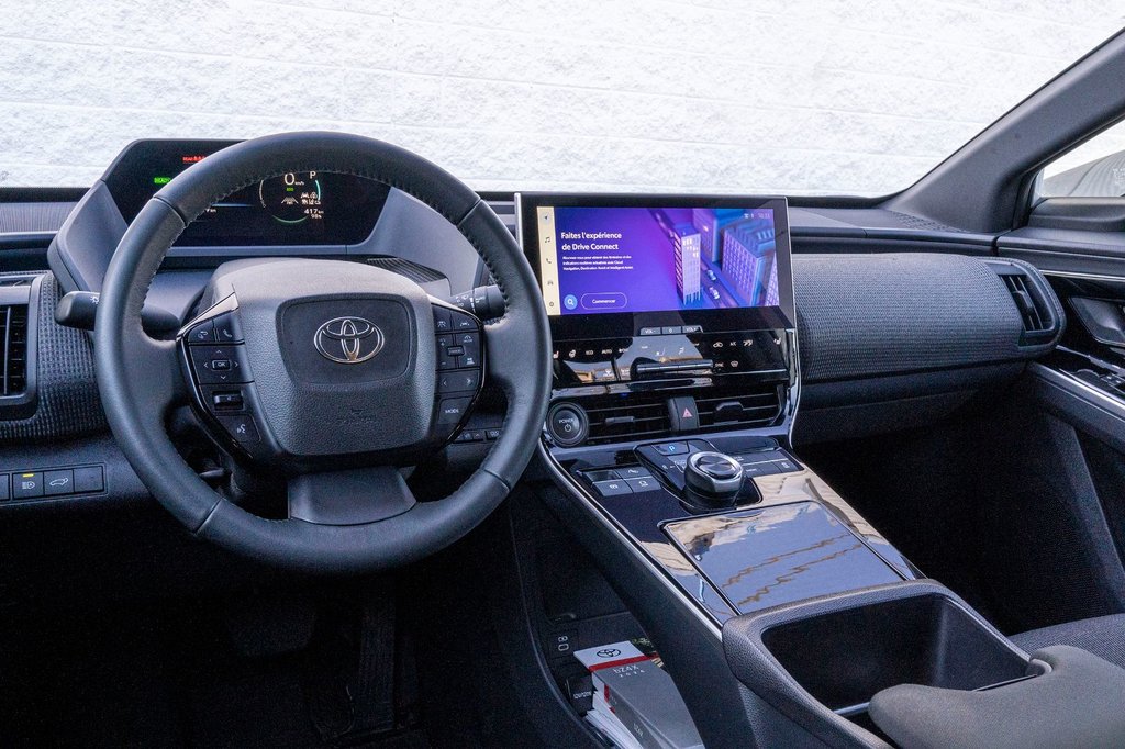 2024 Toyota BZ4X LE **JAMAIS ACCIDENTÉ+CARPLAY+CAMÉRA** in Charlemagne, Quebec - 6 - w1024h768px