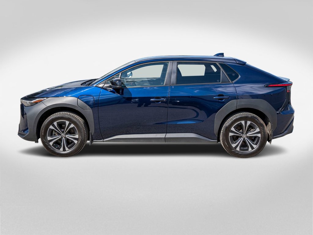 2025 Toyota bZ4X LE **JAMAIS ACCIDENTÉ+CAMÉRA+CARPLAY** in Saint-Jérôme, Quebec - 3 - w1024h768px