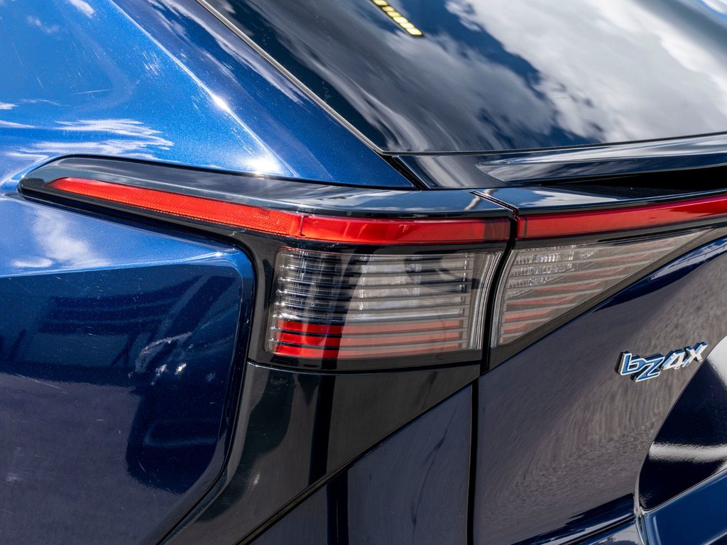 2025 Toyota bZ4X LE **JAMAIS ACCIDENTÉ+CAMÉRA+CARPLAY** in Saint-Jérôme, Quebec - 25 - w1024h768px