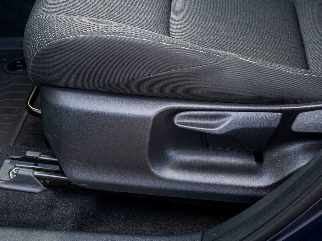 2025 Toyota bZ4X LE **JAMAIS ACCIDENTÉ+CAMÉRA+CARPLAY** in Saint-Jérôme, Quebec - 18 - w1024h768px