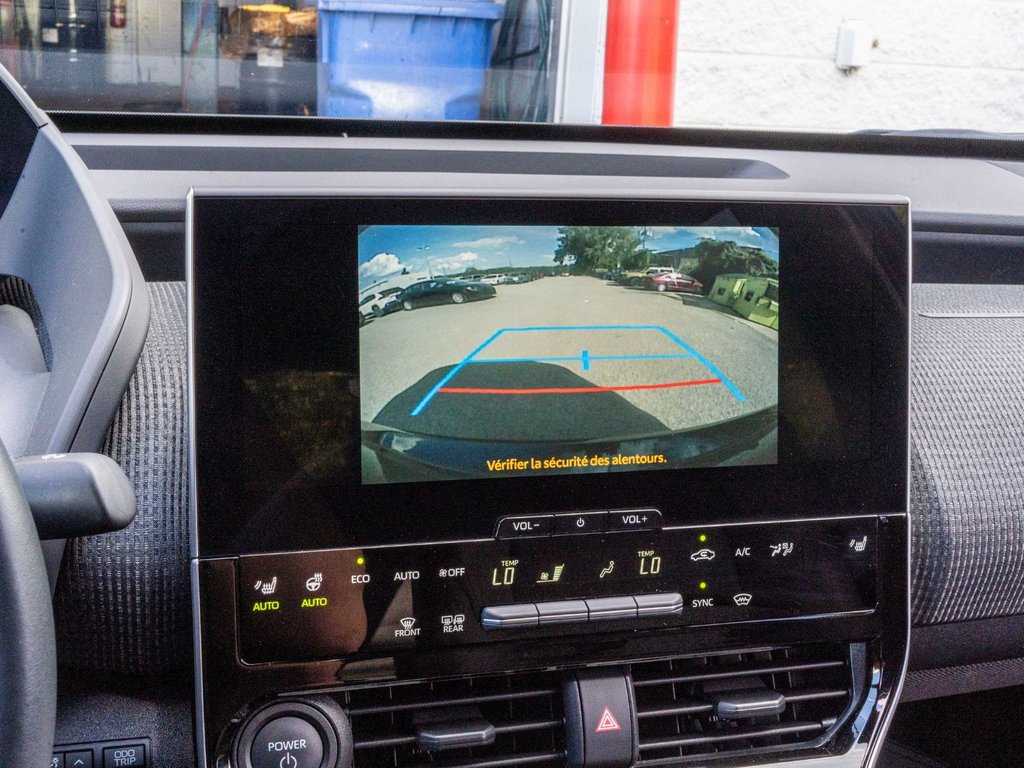 2025 Toyota bZ4X LE **JAMAIS ACCIDENTÉ+CAMÉRA+CARPLAY** in Saint-Jérôme, Quebec - 13 - w1024h768px
