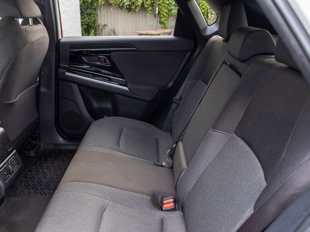 Toyota bZ4X LE **JAMAIS ACCIDENTÉ+CAMÉRA+CARPLAY** 2025 à Charlemagne, Québec - 27 - w1024h768px
