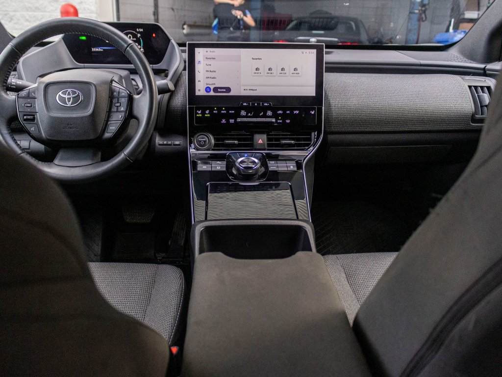 Toyota bZ4X LE **JAMAIS ACCIDENTÉ+CAMÉRA+CARPLAY** 2025 à Charlemagne, Québec - 21 - w1024h768px