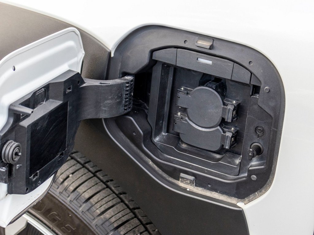 Toyota bZ4X LE **JAMAIS ACCIDENTÉ+CAMÉRA+CARPLAY** 2025 à Charlemagne, Québec - 33 - w1024h768px