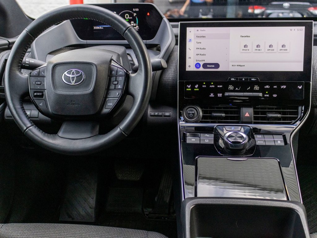 Toyota bZ4X LE **JAMAIS ACCIDENTÉ+CAMÉRA+CARPLAY** 2025 à Charlemagne, Québec - 8 - w1024h768px