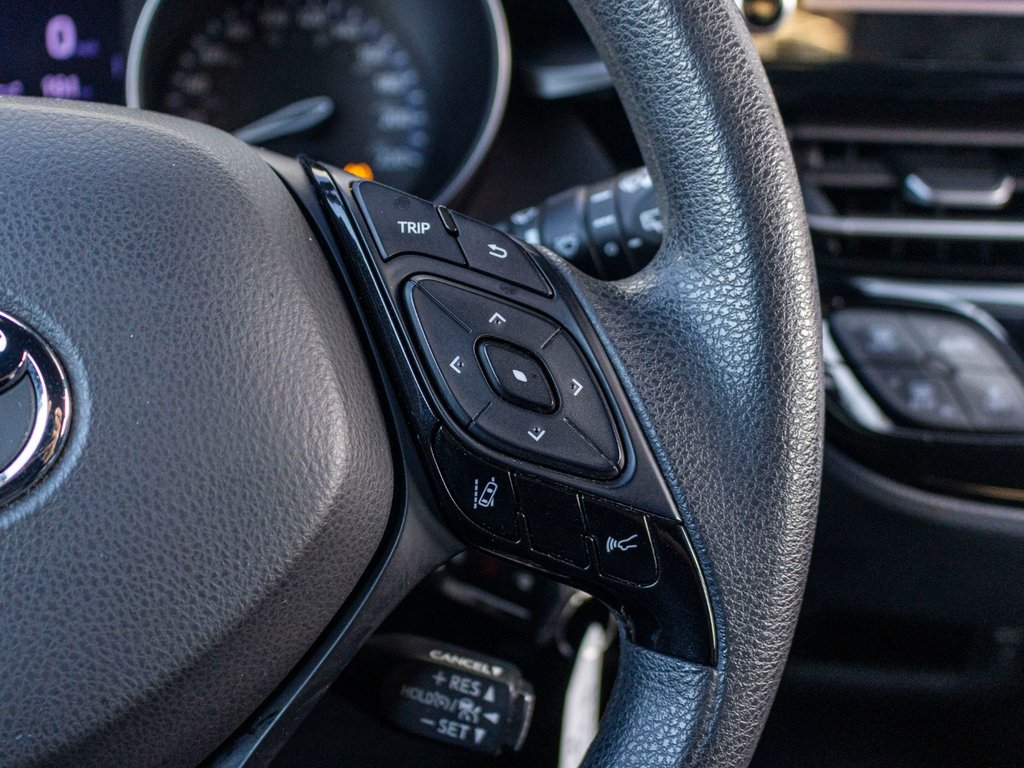 2019 Toyota C-HR LE **JAMAIS ACCIDENTÉ+CAMÉRA+CARPLAY** in Charlemagne, Quebec - 12 - w1024h768px