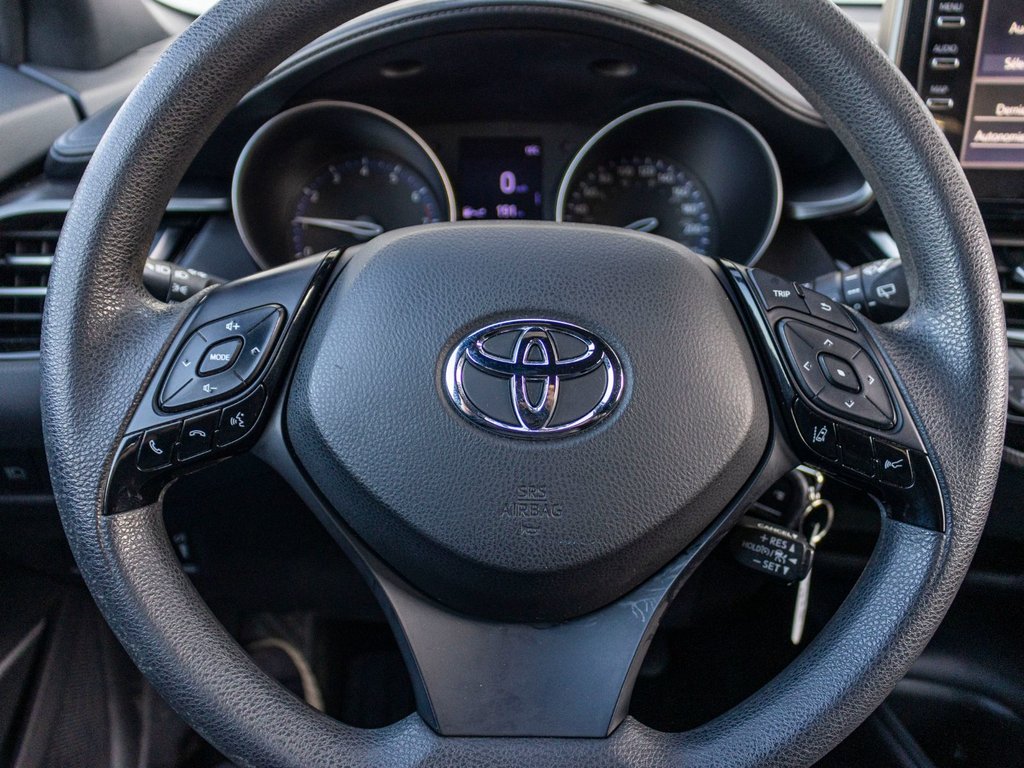 2019 Toyota C-HR LE **JAMAIS ACCIDENTÉ+CAMÉRA+CARPLAY** in Charlemagne, Quebec - 10 - w1024h768px
