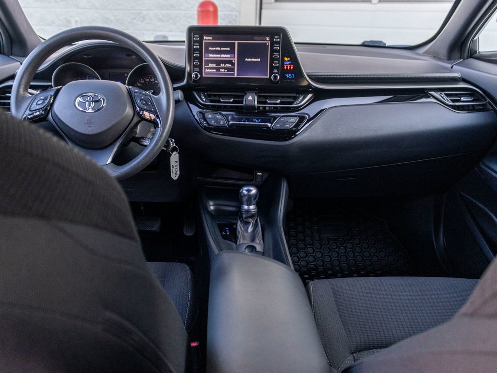 2019 Toyota C-HR LE **JAMAIS ACCIDENTÉ+CAMÉRA+CARPLAY** in Charlemagne, Quebec - 23 - w1024h768px