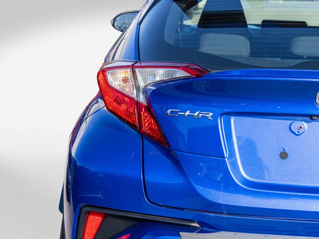 2019 Toyota C-HR LE **JAMAIS ACCIDENTÉ+CAMÉRA+CARPLAY** in Charlemagne, Quebec - 31 - w1024h768px