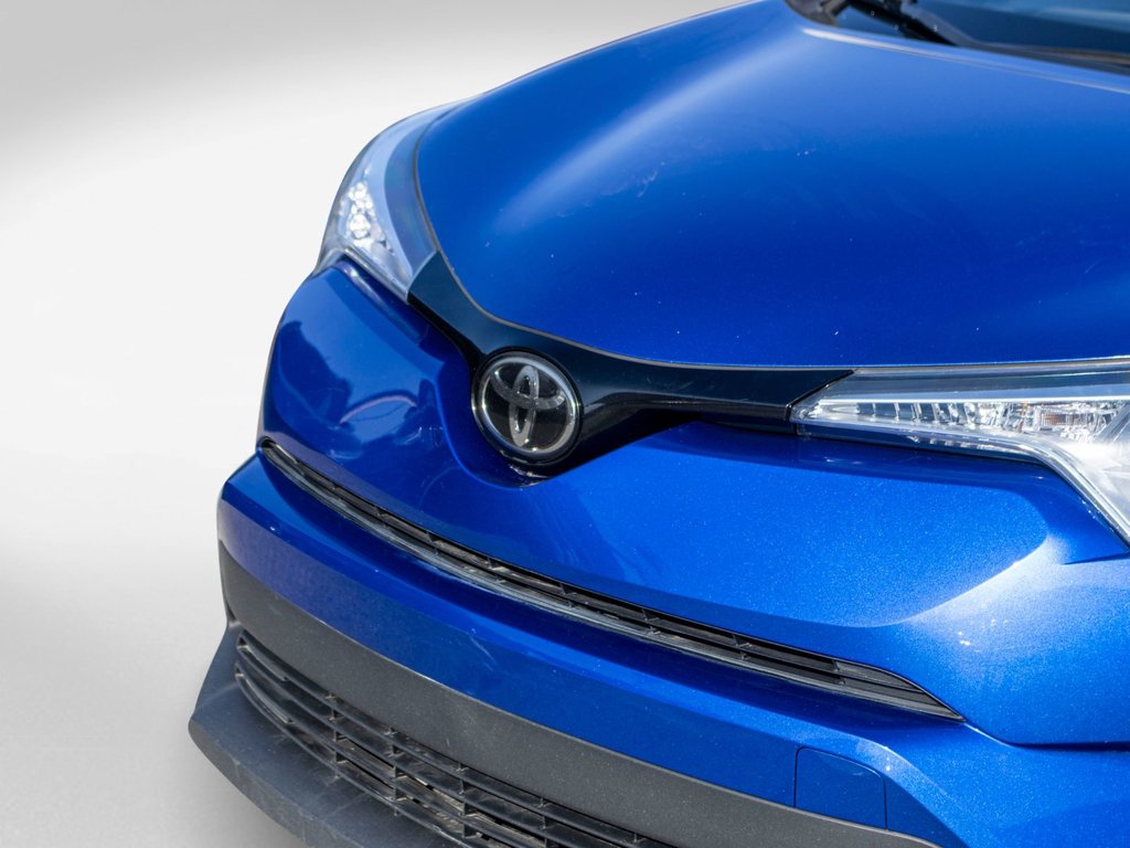 2019 Toyota C-HR LE **JAMAIS ACCIDENTÉ+CAMÉRA+CARPLAY** in Charlemagne, Quebec - 34 - w1024h768px