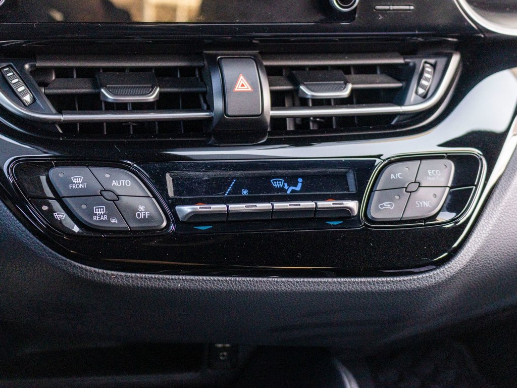 2019 Toyota C-HR LE **JAMAIS ACCIDENTÉ+CAMÉRA+CARPLAY** in Charlemagne, Quebec - 14 - w1024h768px