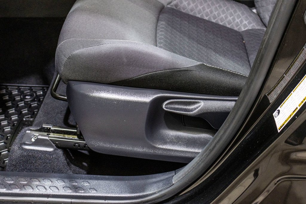 Toyota C-HR LE 2021 à Saint-Jérôme, Québec - 22 - w1024h768px