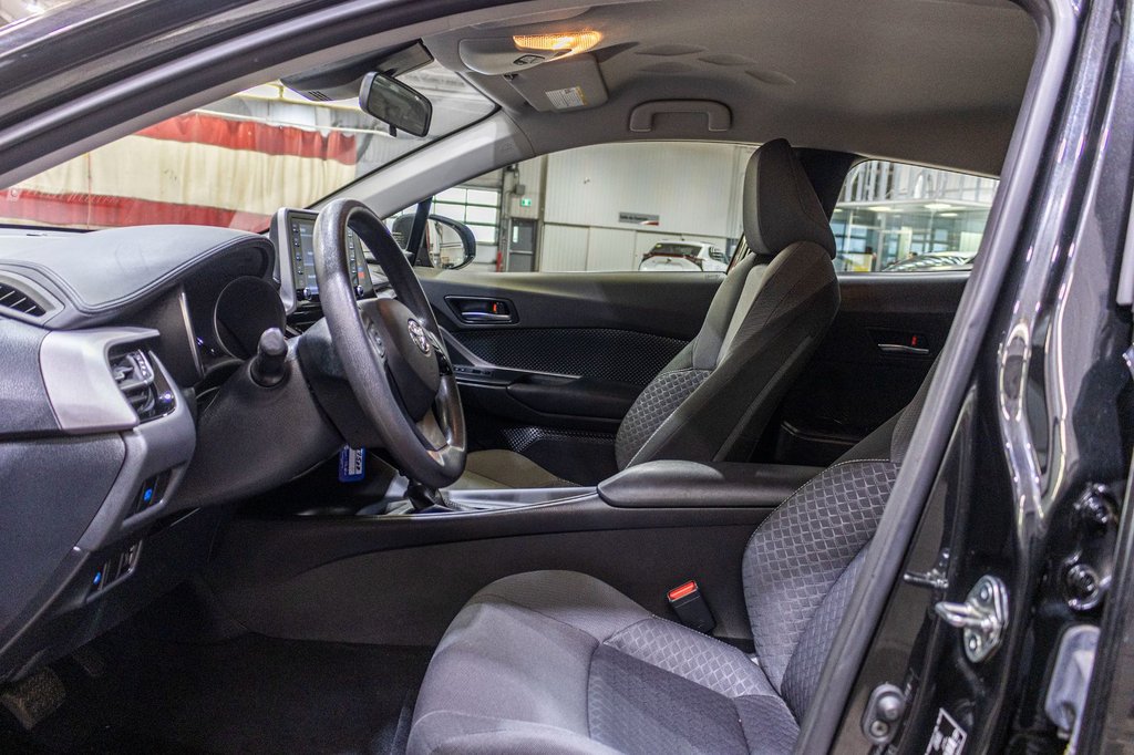 Toyota C-HR LE 2021 à Saint-Jérôme, Québec - 21 - w1024h768px