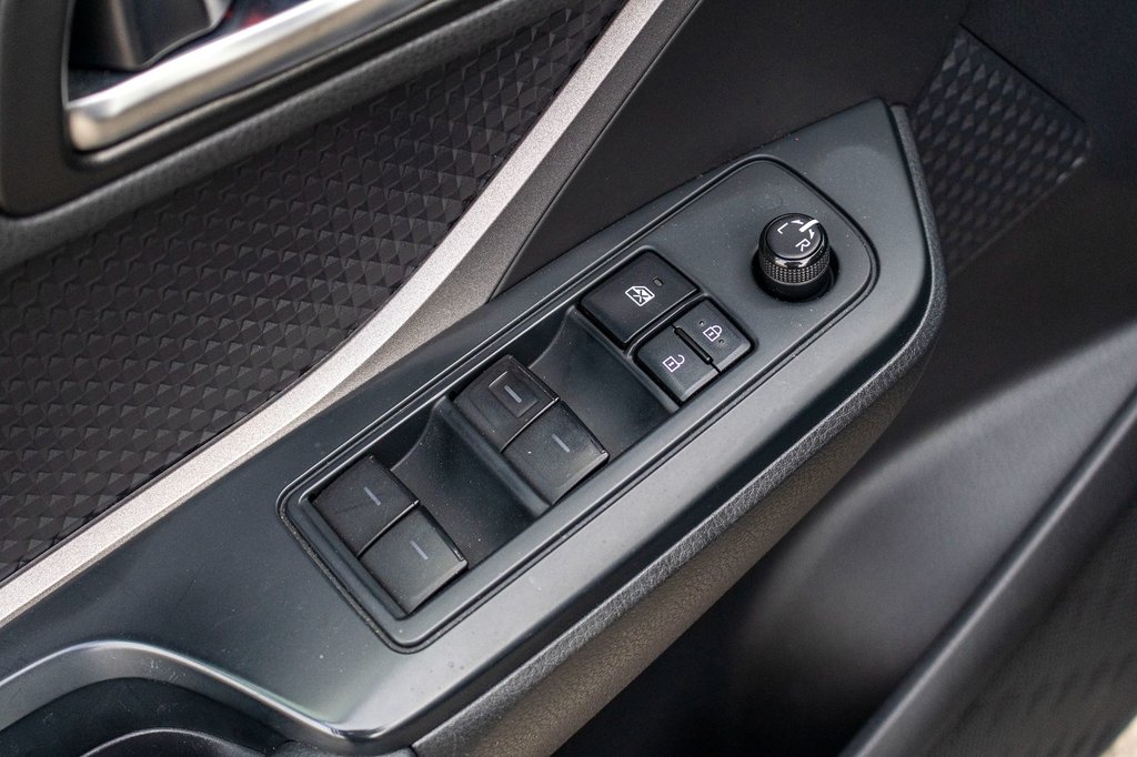 Toyota C-HR LE **JAMAIS ACCIDENTÉ+CAMÉRA+CARPLAY** 2021 à Saint-Jérôme, Québec - 25 - w1024h768px