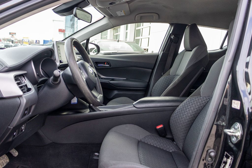 Toyota C-HR LE **JAMAIS ACCIDENTÉ+CAMÉRA+CARPLAY** 2021 à Saint-Jérôme, Québec - 21 - w1024h768px