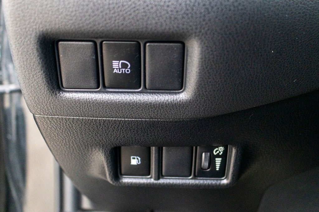 Toyota C-HR LE **JAMAIS ACCIDENTÉ+CAMÉRA+CARPLAY** 2021 à Saint-Jérôme, Québec - 19 - w1024h768px