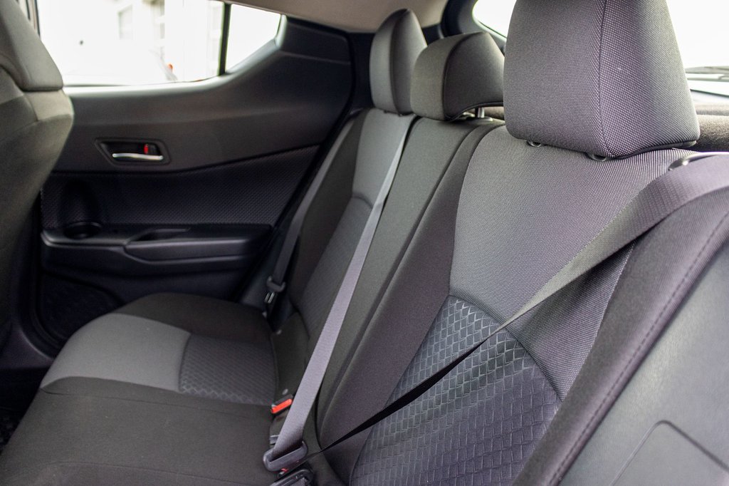 Toyota C-HR LE **JAMAIS ACCIDENTÉ+CAMÉRA+CARPLAY** 2021 à Saint-Jérôme, Québec - 26 - w1024h768px