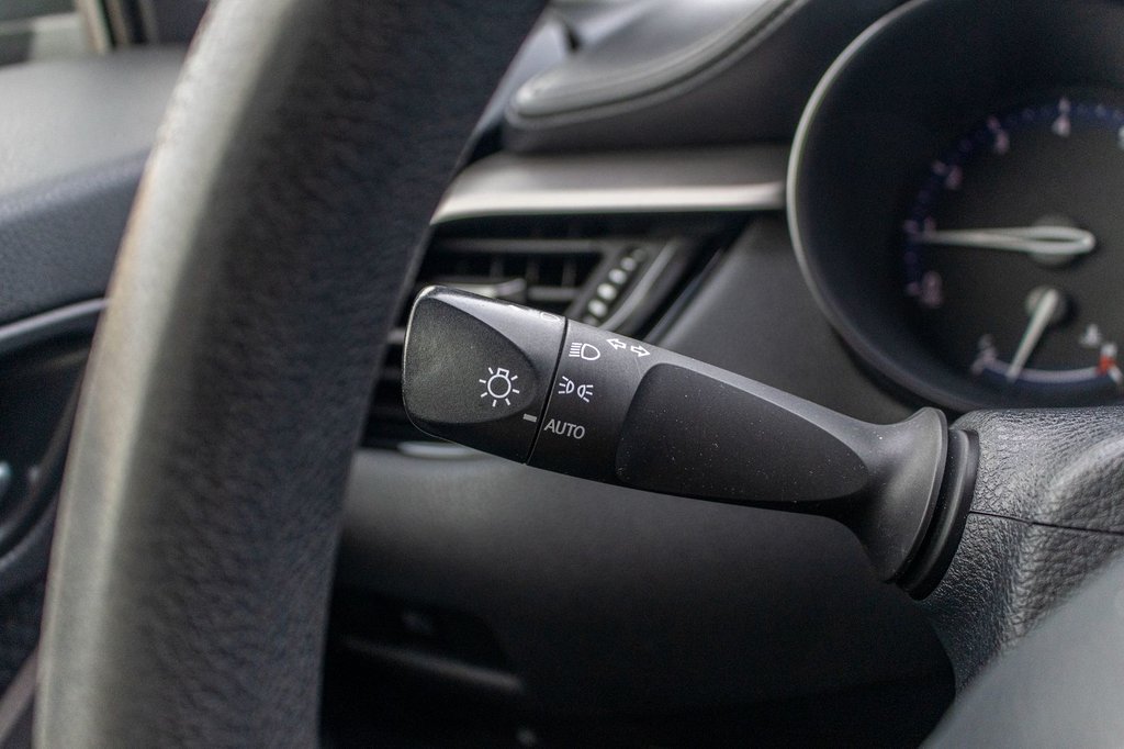 Toyota C-HR LE **JAMAIS ACCIDENTÉ+CAMÉRA+CARPLAY** 2021 à Saint-Jérôme, Québec - 17 - w1024h768px