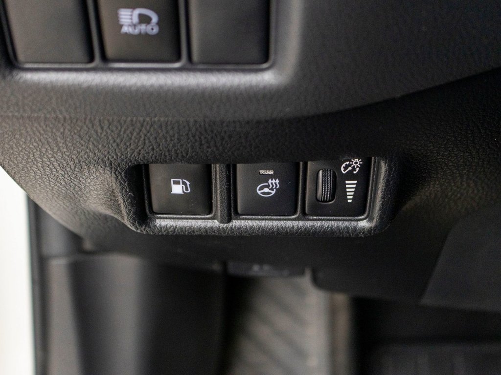 2021 Toyota C-HR XLE Premium in Charlemagne, Quebec - 22 - w1024h768px