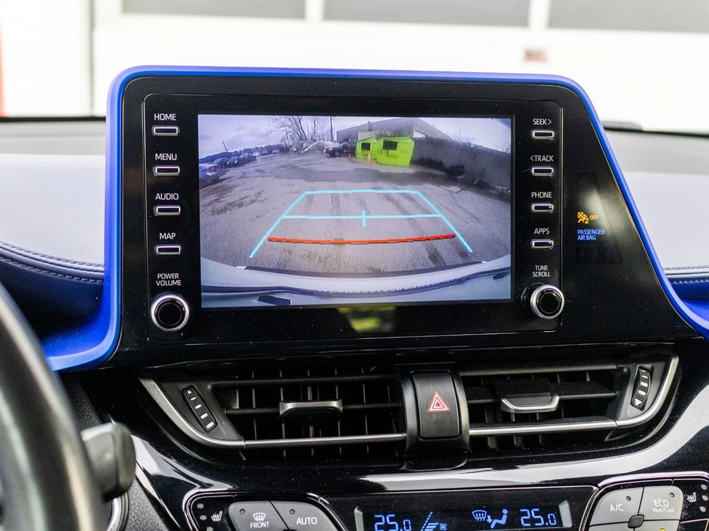 2021 Toyota C-HR XLE Premium in Charlemagne, Quebec - 17 - w1024h768px