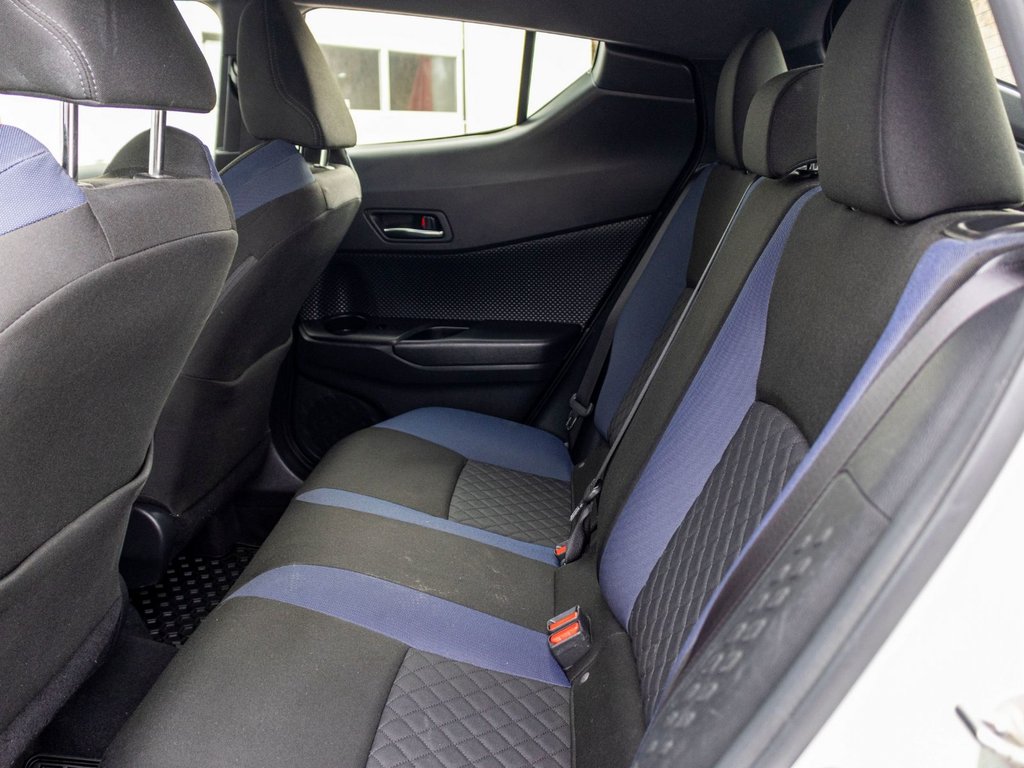 2021 Toyota C-HR XLE Premium in Charlemagne, Quebec - 30 - w1024h768px