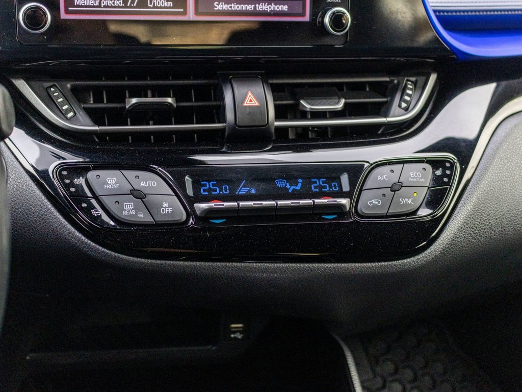 2021 Toyota C-HR XLE Premium in Charlemagne, Quebec - 14 - w1024h768px