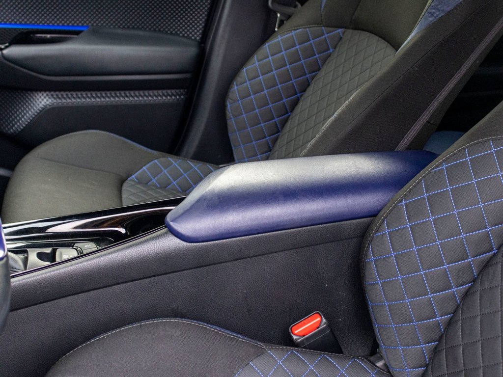 2021 Toyota C-HR XLE Premium in Charlemagne, Quebec - 27 - w1024h768px