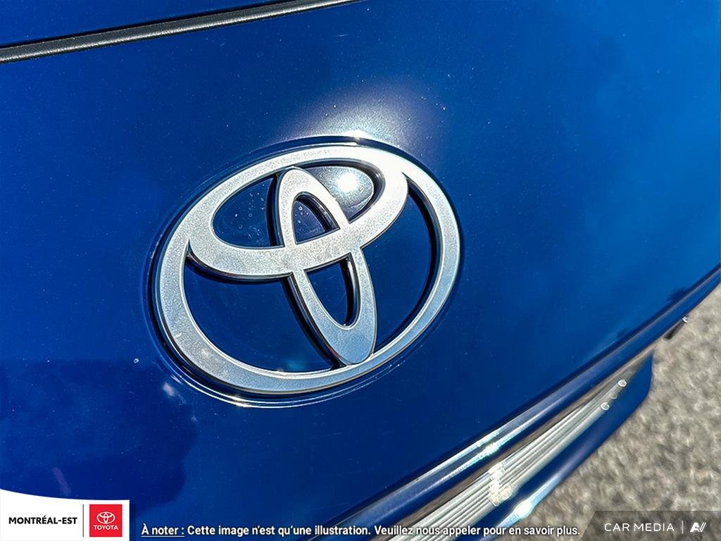2025 Toyota Camry Hybrid XLE AWD in Charlemagne, Quebec - 8 - w1024h768px