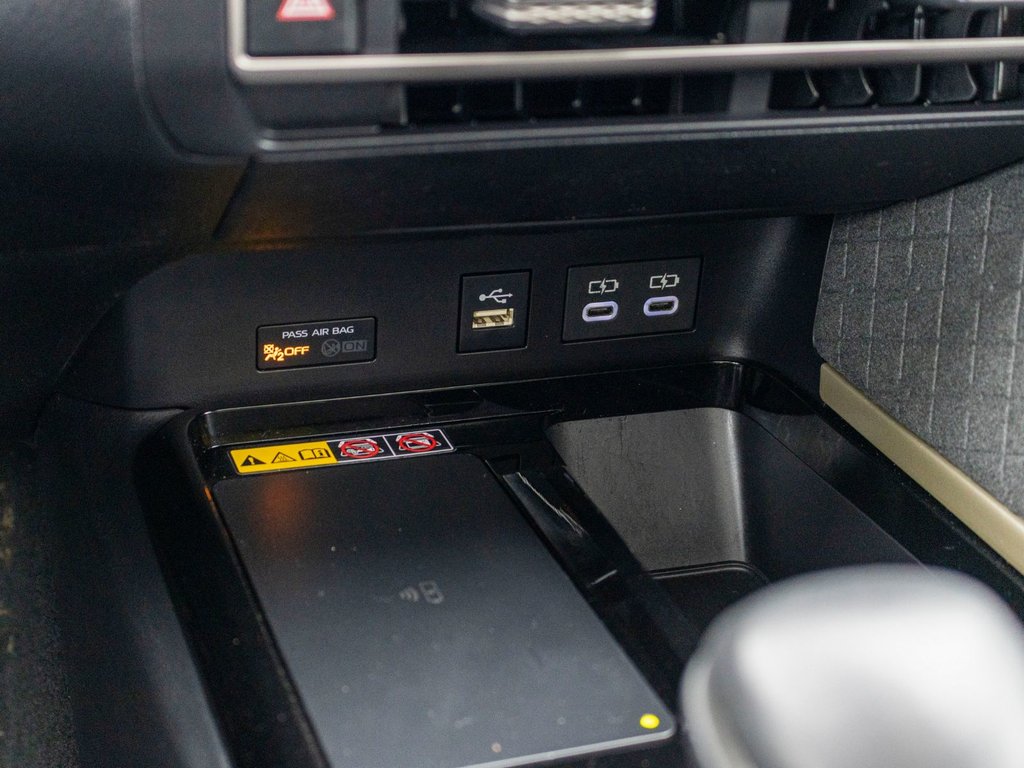2025 Toyota Camry Hybrid XLE AWD in Charlemagne, Quebec - 18 - w1024h768px