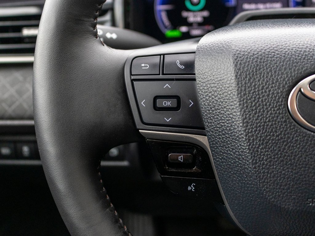 2025 Toyota Camry Hybrid XLE AWD in Charlemagne, Quebec - 11 - w1024h768px