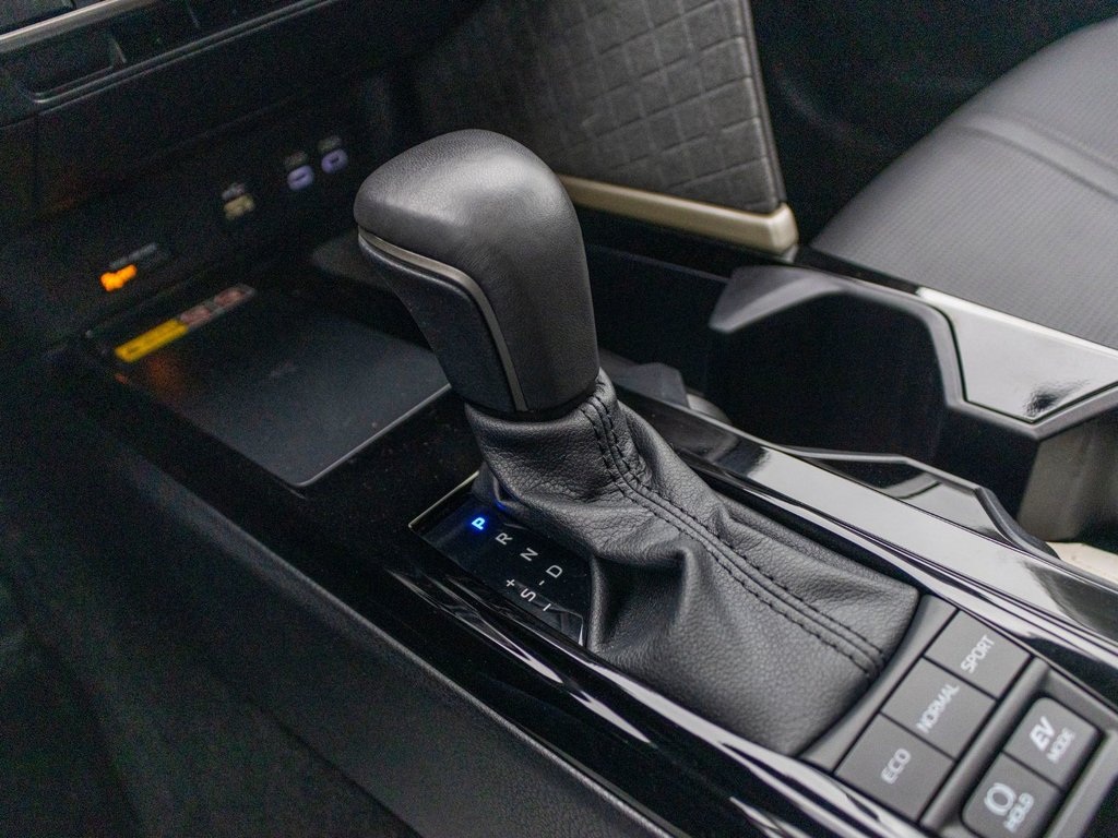 2025 Toyota Camry Hybrid XLE AWD in Charlemagne, Quebec - 15 - w1024h768px