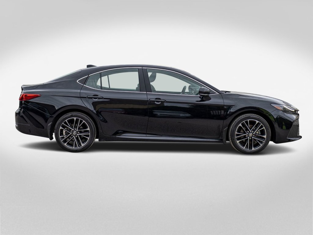 2025 Toyota Camry Hybrid XLE AWD in Charlemagne, Quebec - 6 - w1024h768px