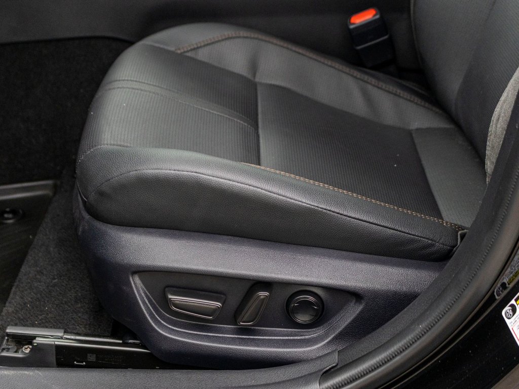 2025 Toyota Camry Hybrid XLE AWD in Charlemagne, Quebec - 26 - w1024h768px