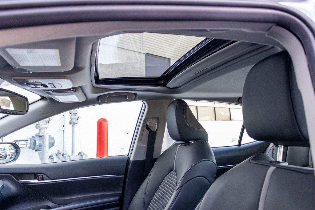 Toyota Camry Hybride SE AMÉLIORÉ **JAMAIS ACCIDENTÉ+TOIT+CAMÉRA** 2023 à Saint-Jérôme, Québec - 29 - w1024h768px