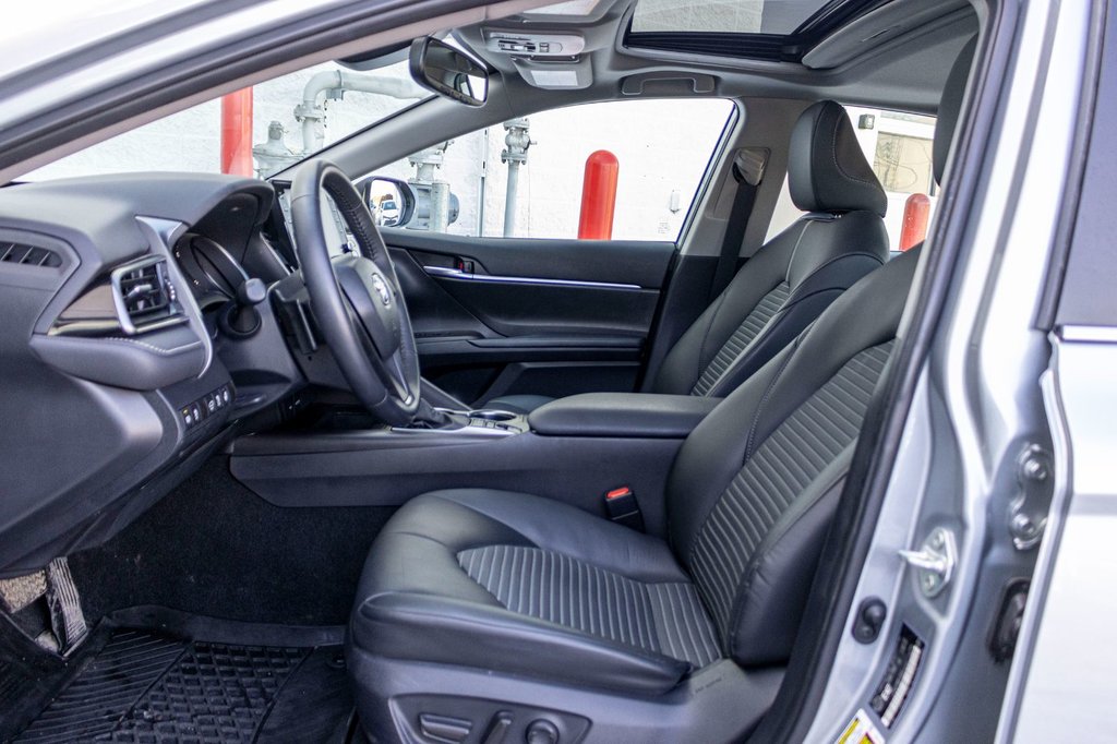 Toyota Camry Hybride SE AMÉLIORÉ **JAMAIS ACCIDENTÉ+TOIT+CAMÉRA** 2023 à Saint-Jérôme, Québec - 25 - w1024h768px