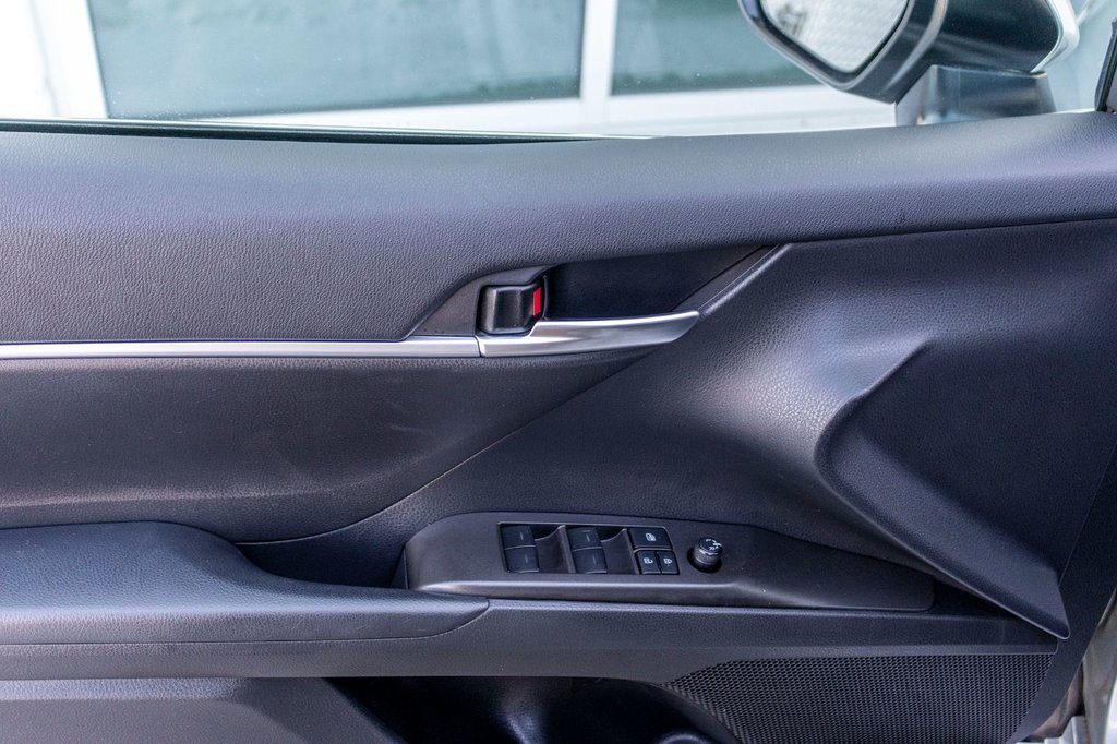 Toyota Camry Hybride SE AMÉLIORÉ **JAMAIS ACCIDENTÉ+TOIT+CAMÉRA** 2023 à Saint-Jérôme, Québec - 31 - w1024h768px